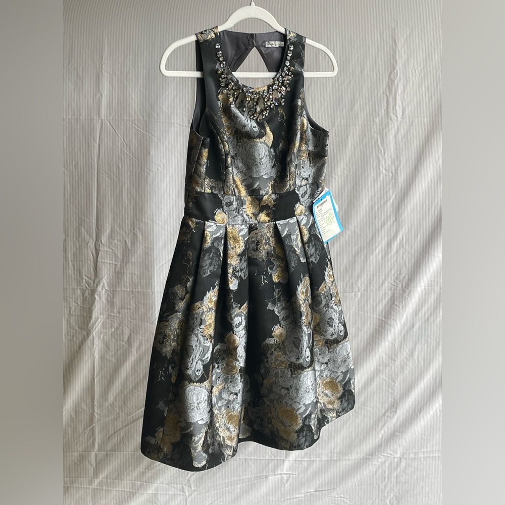 Eliza J Black and Gold Floral Beaded Dress NWT - Size 6 - Sample Sale